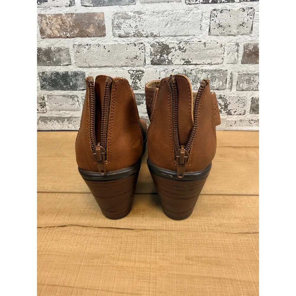 Soul Naturalizer Sandals Women 8M Tan Perforated Laser Cut Wedge Heel New